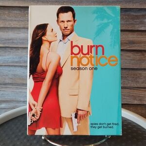 🖤 Burn Notice Season One DVDS  MISSING 1 DISC PLEASE READ